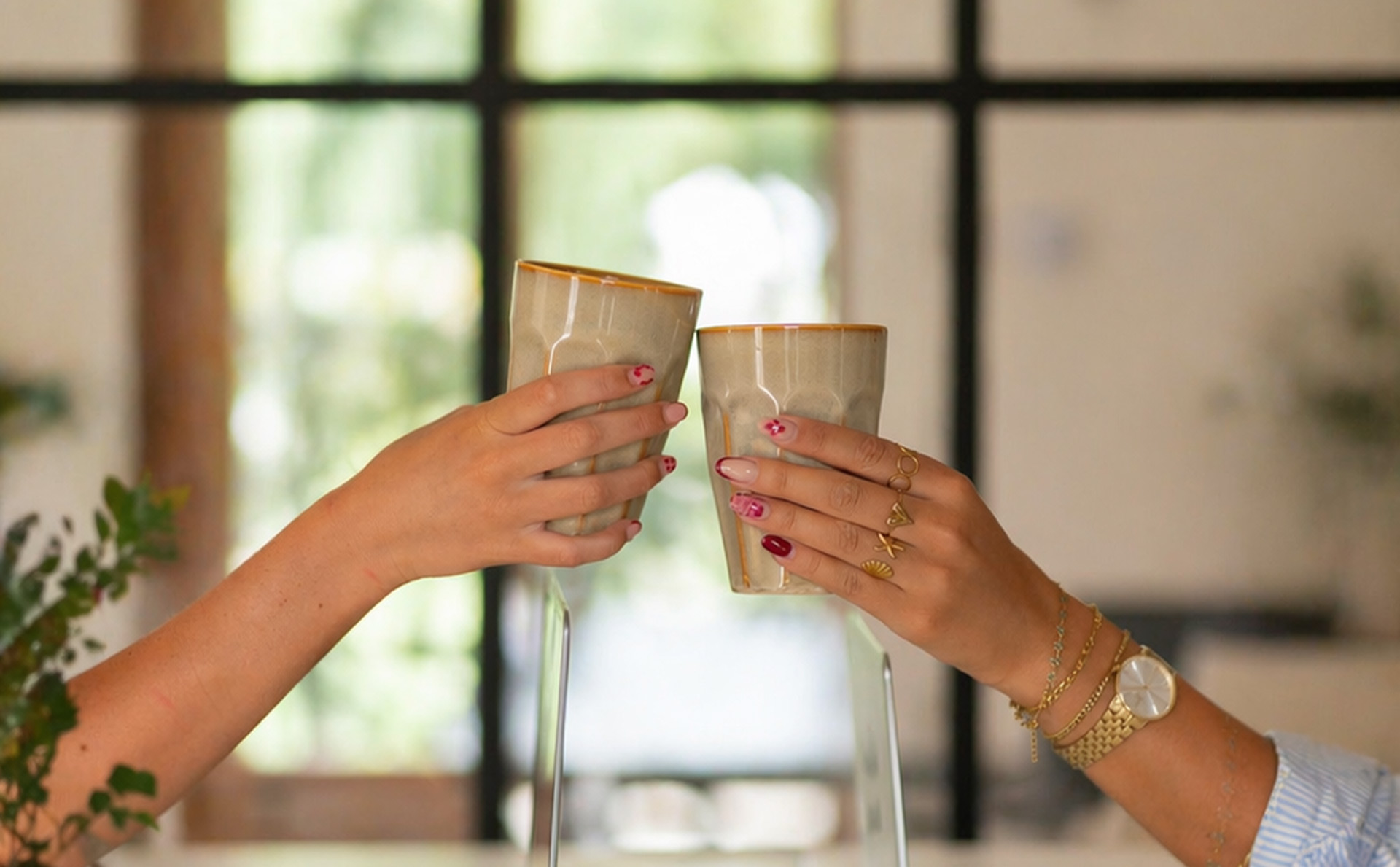 Hands cups